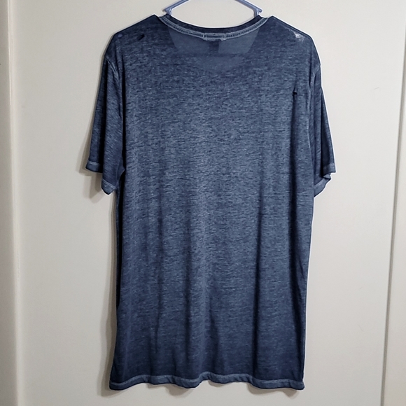 💥Forever 21 Distressed T-Shirt - Picture 7 of 10